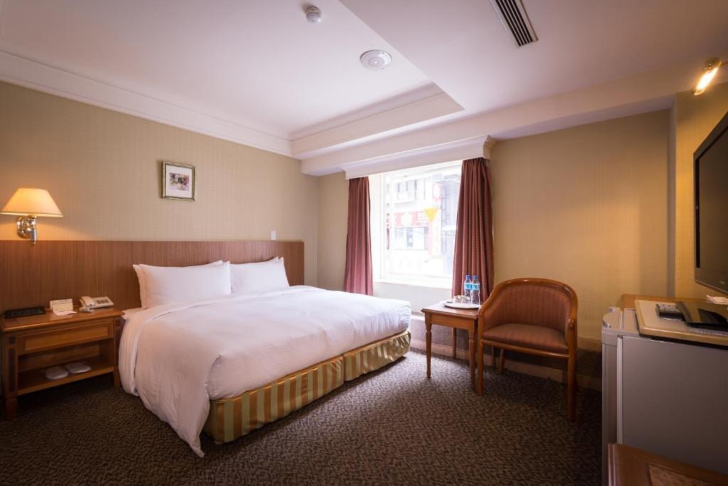 Standard Double Room with Breakfast - Green World Hotel - Flora Annex