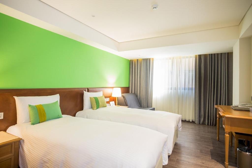 Superior Twin Room (Breakfast included) - Green World Hotel - Triple Beds
