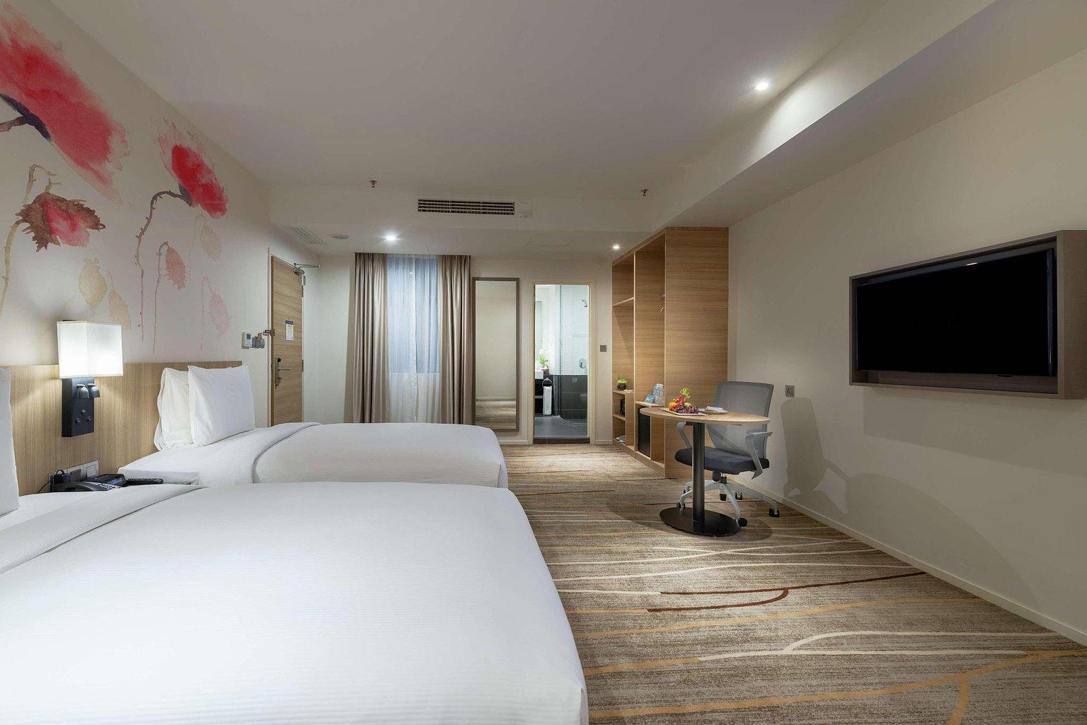 Twin Guest Room - Twin Towers View - Hilton Garden Inn Jalan Tuanku Abdul Rahman South