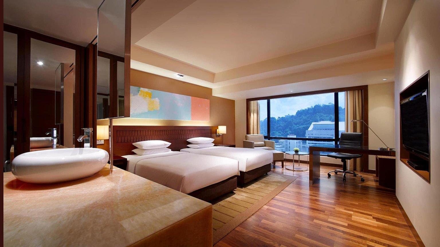 2 Twin Beds with City View - Hyatt Regency Kinabalu