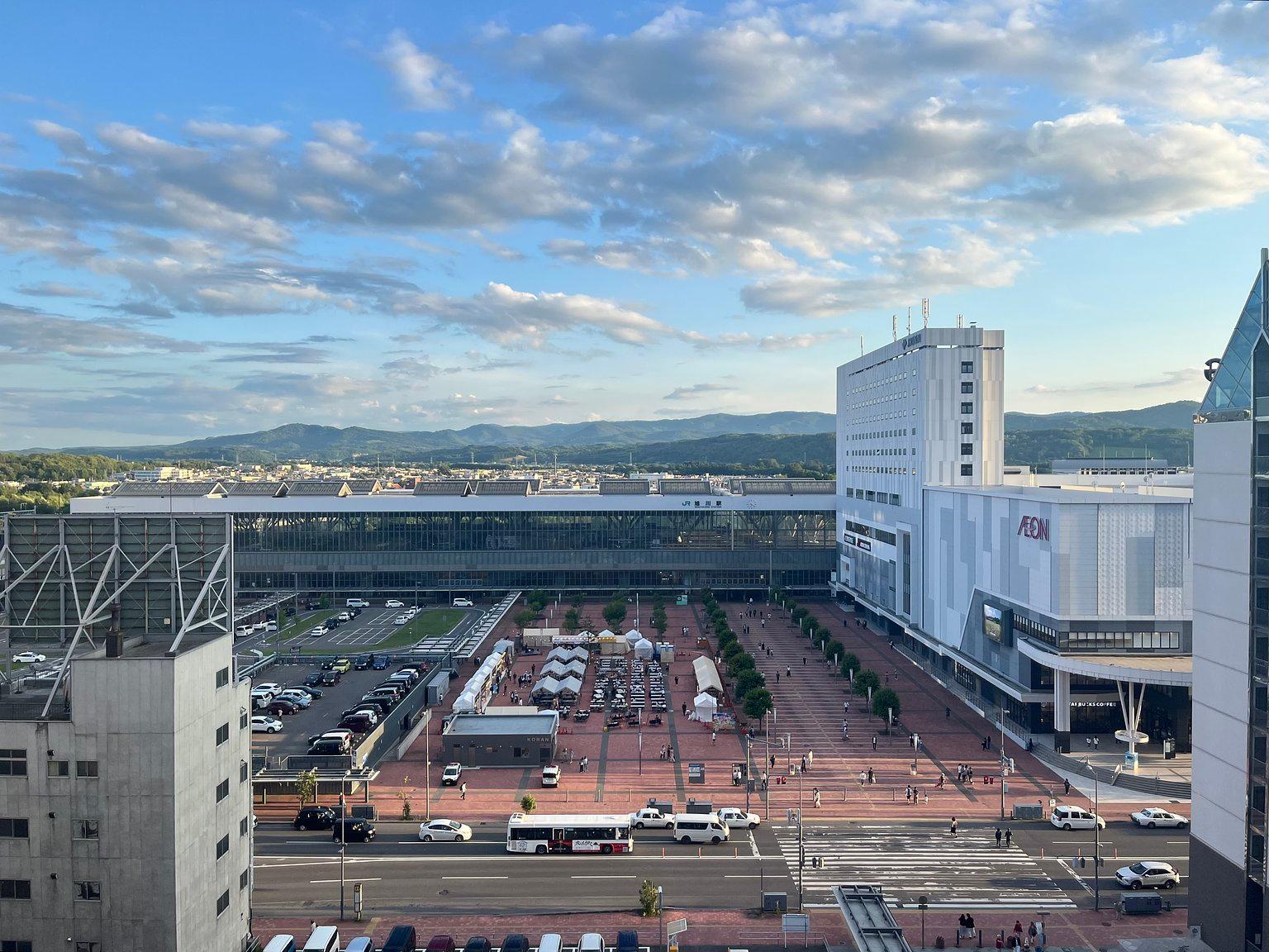 駅前の新しい今風ビジネスホテル